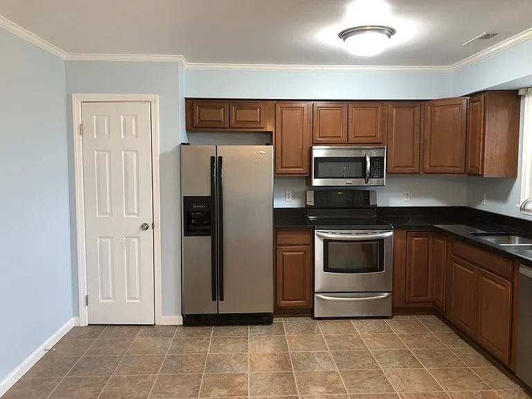 401 Hubbard Cir — Photo 9