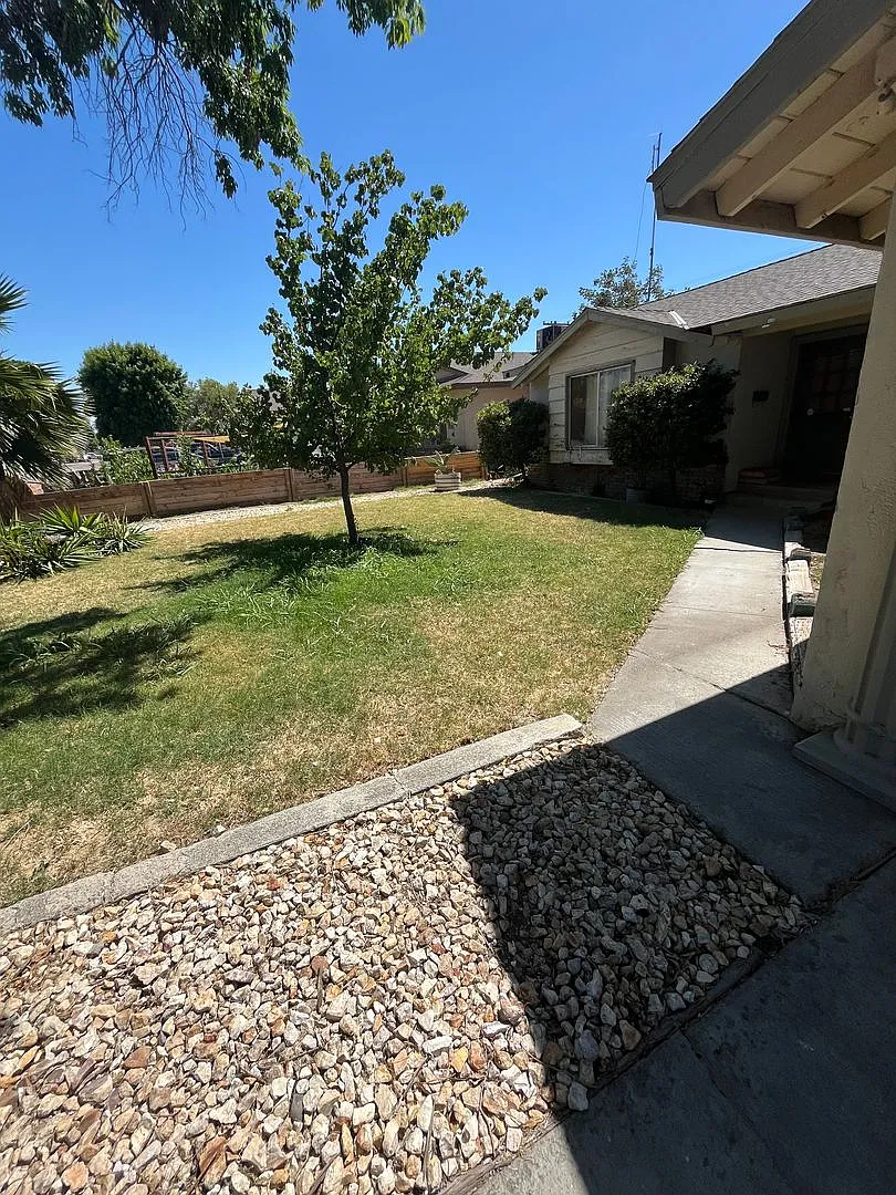 Coming Soon 3-Bedroom, 2-Bathroom Home for Rent — Photo 2