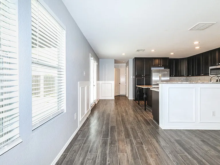 302 Falling Pine Dr — Photo 8