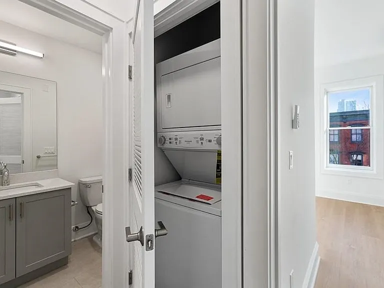 244 2nd St #3 — Photo 3