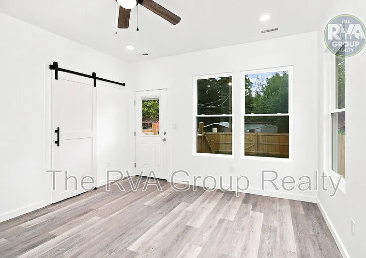 1609 Rogers St — Photo 14