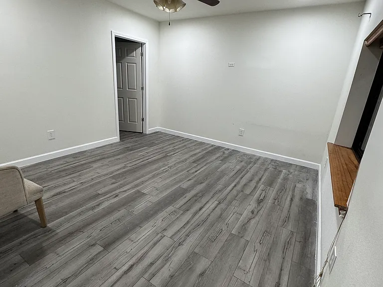 513 Justin St #A — Photo 2