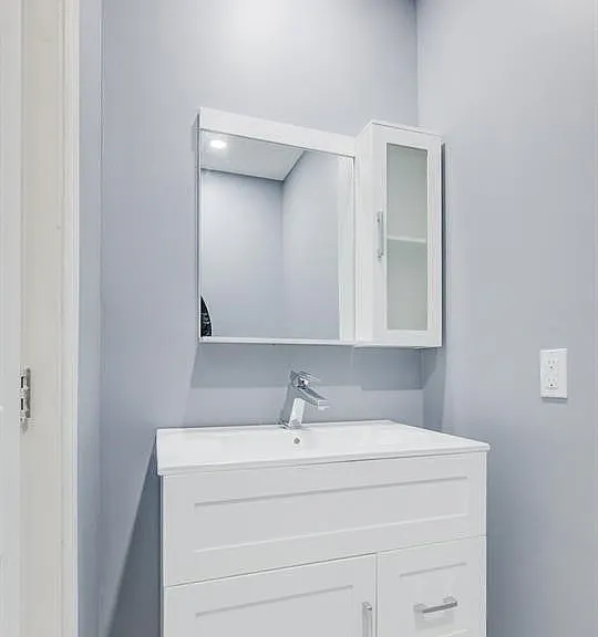 15 Nathaniel Cres #UPPER — Photo 10