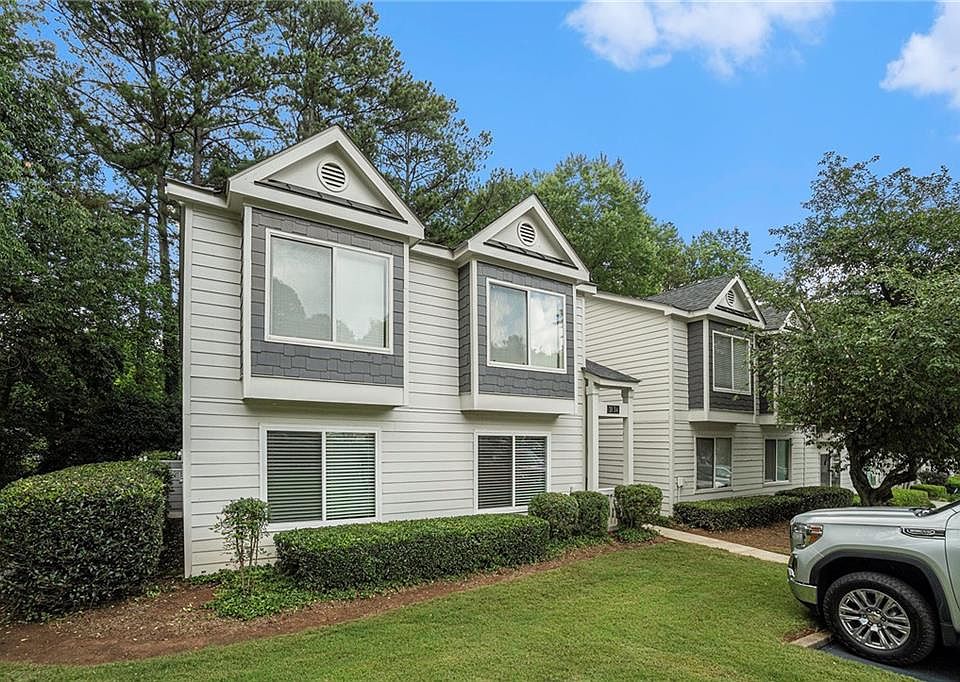 1st image of 31 Arbor End SE
