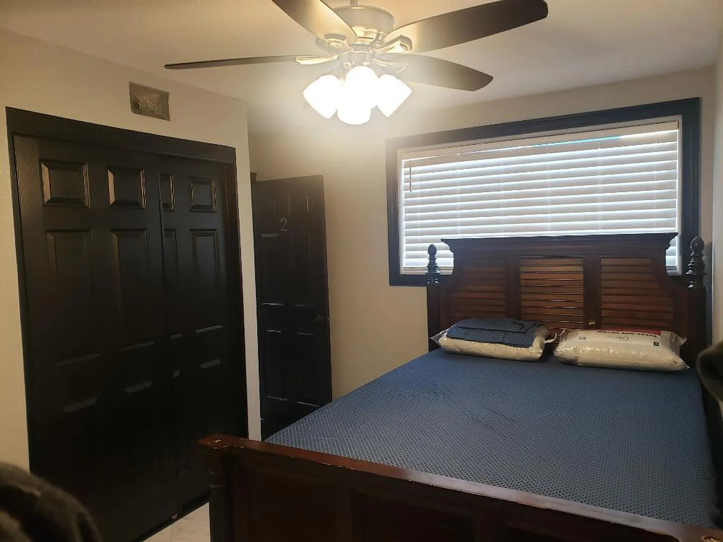 Room for Rent - 3448 Glendower Street — Photo 3