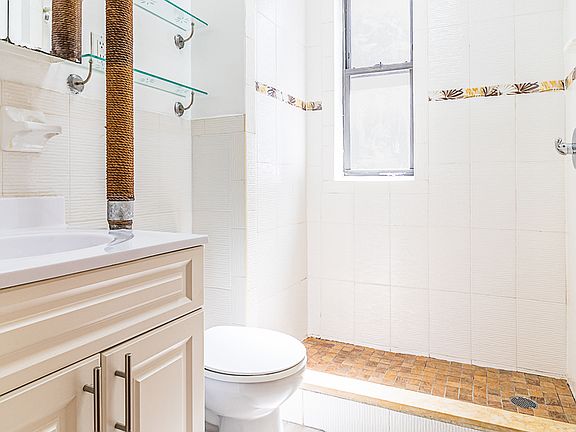 5th image of 565 W 173rd St APT 31