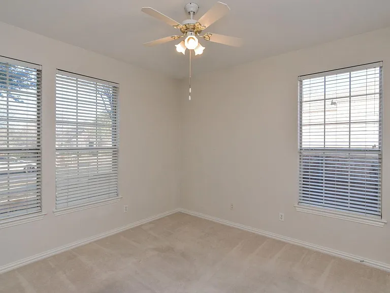 8512 Mesa Verde Dr — Photo 23