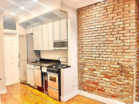 Rented by Century 21 Premier  | media 2