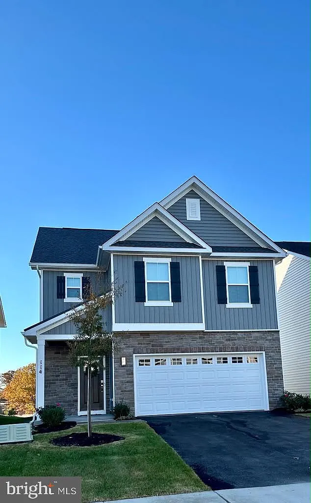3 bed, 2.5 bath, 1637 sqft, $2,500 — Photo 1