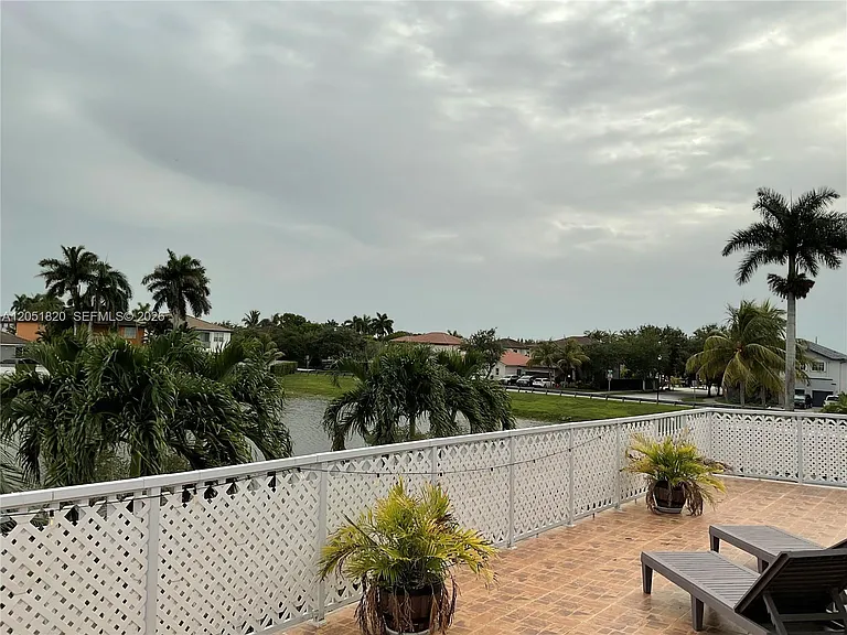 15350 SW 11th St — Photo 38