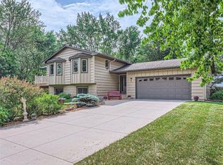 22365 Circle Ln, Rogers, MN 55374