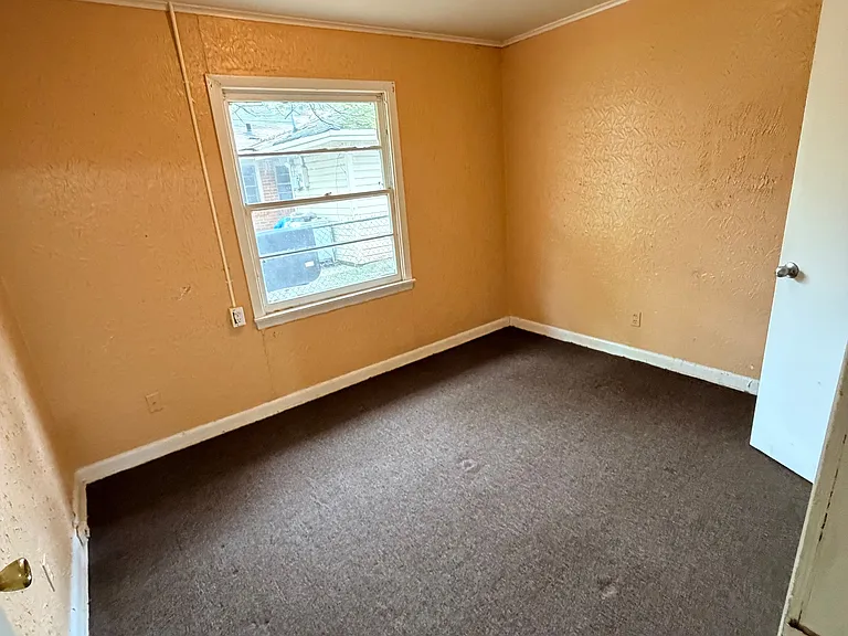 7137 Burlingame Blvd — Photo 7