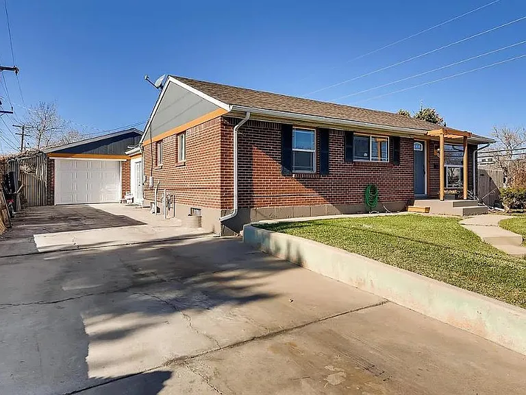 8383 Navajo St — Photo 2