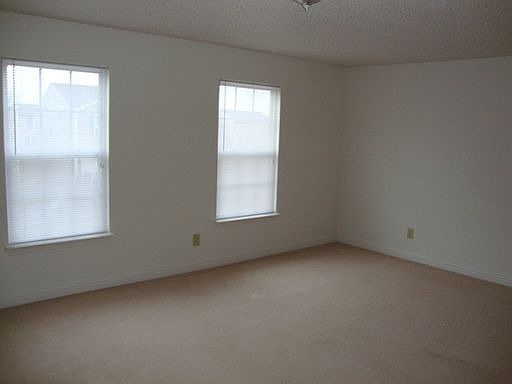 5th image of 1931 Dutch Elm Dr
