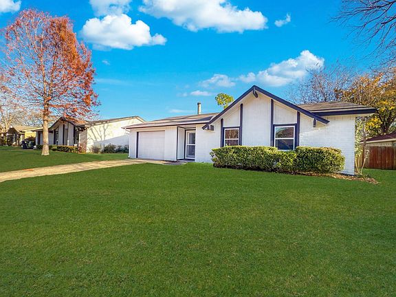 3rd image of 418 Clover Ln