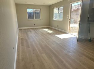 135 E Kavanagh Ave, Tracy, CA 95376