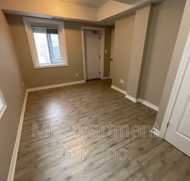 827 Main St E #203 — Photo 9