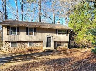 3277 Goldenchain Dr, Lithonia, GA 30038