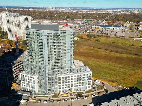 225 Malta Ave #421, Brampton, ON L6Y 4G6