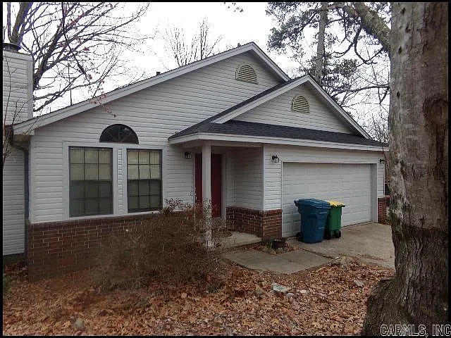 3 bed, 2.0 bath, 1200 sqft, $1,600 — Photo 2