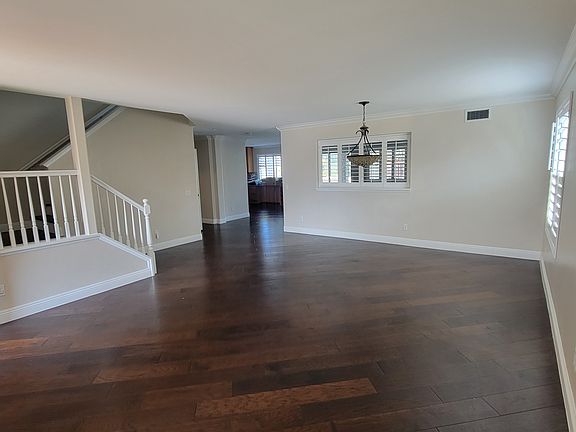 3rd image of 485 Lexington Cir
