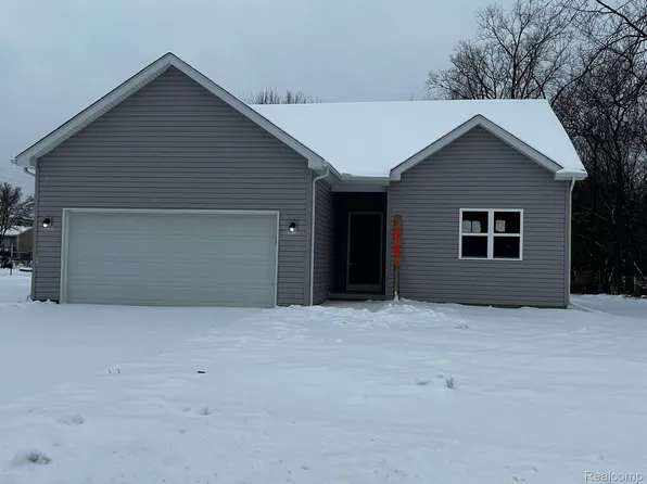 5871 Shotka St, Garden City, MI 48135