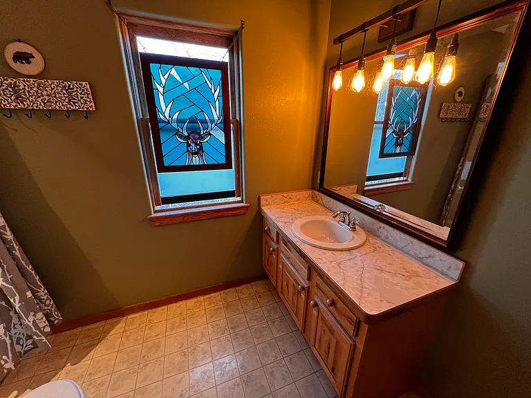 Guest and bedroom 2 full bath