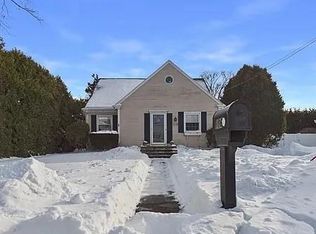 106 Fales Rd, Bristol, RI 02809