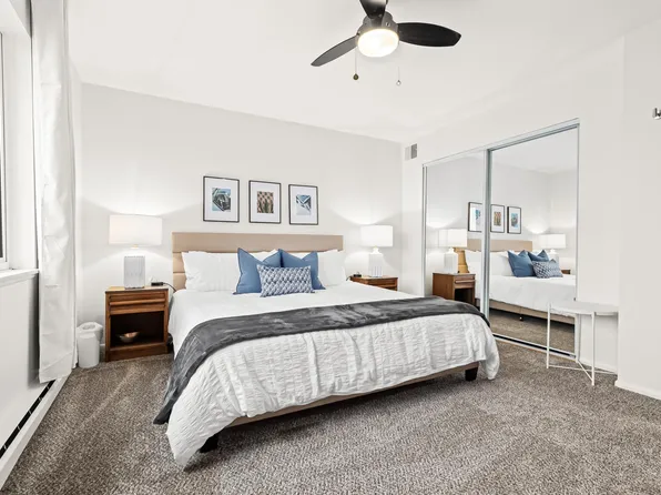 3905 Crooks Rd, Royal Oak, MI