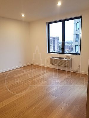 5th image of 116-17 Grosvenor Ln #6B