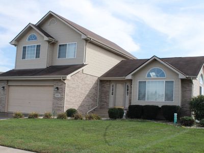 613 Farm View Rd, University Park, IL, 60484
