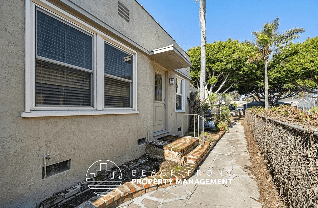 2450 Oak St. — Photo 3