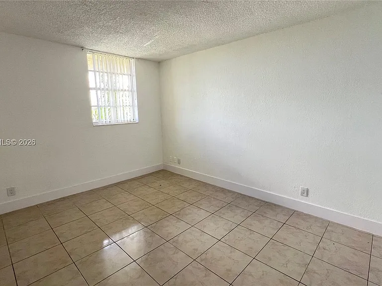 4550 NW 9th St #612E — Photo 11