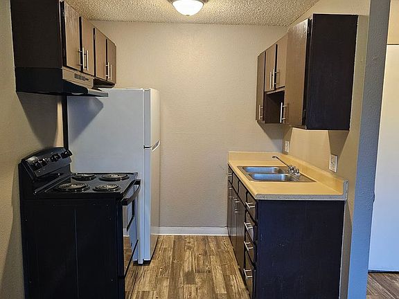 2nd image of 2007 Carmel Dr #2013-08