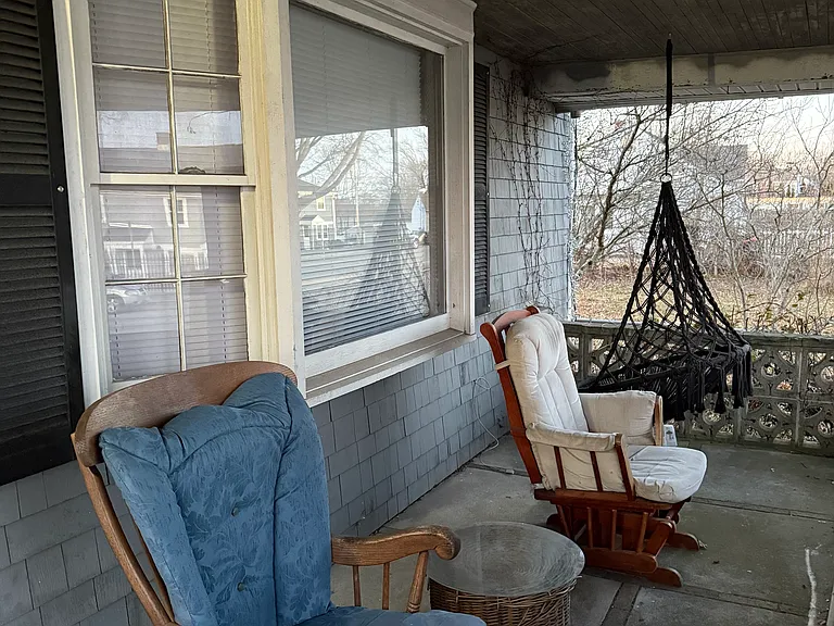 977 Rockdale Ave — Photo 8