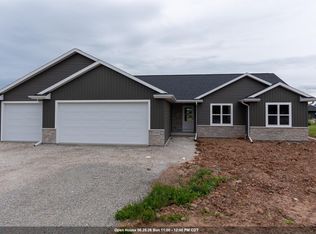 W5890 Edgewood Dr, Menasha, WI 54952