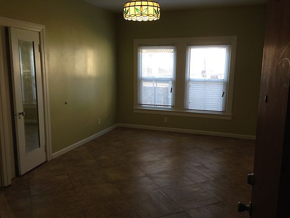 4th image of 2431 Sichel St #19