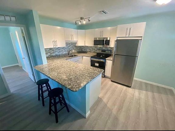 4th image of 4050 4th St N APT 323