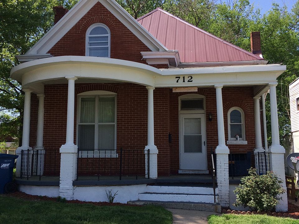 Front with unique round porc