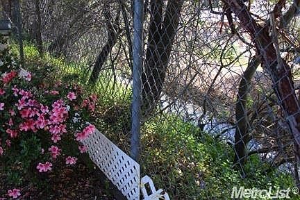 4th image of 1627 Spruce Ct #125