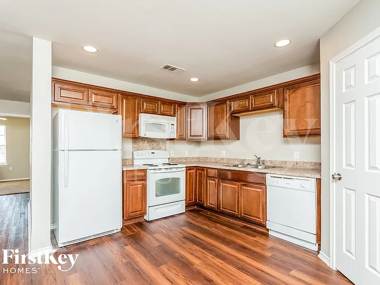 15639 Danson Dr — Photo 6