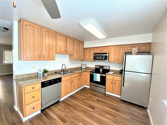 Apt 6 - Kitchen
