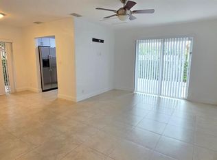 560 NE 19th Ave, Deerfield Beach, FL 33441
