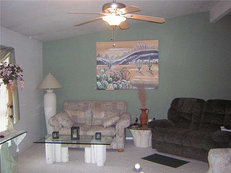 1st image of 7513 W Gilmore Ave