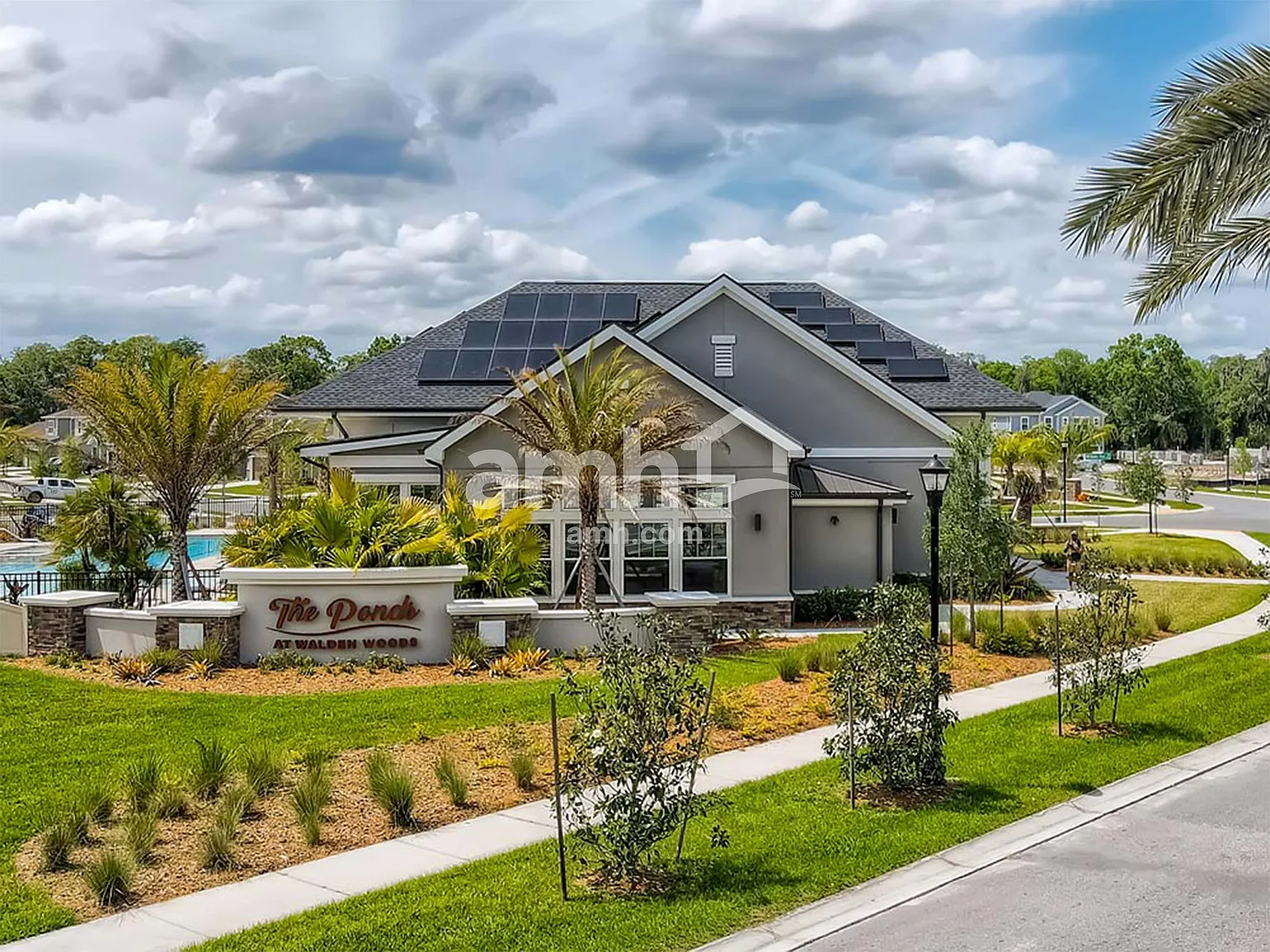 5 bed, 3.0 bath, 2525 sqft, $2,940 — Photo 3