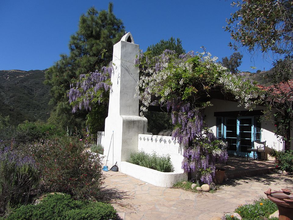2nd image of 23605 Zuniga Rd