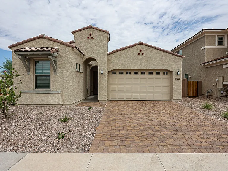 7616 W Bronco Trl — Photo 1