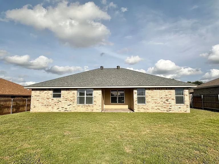 3705 Foxglove Ln — Photo 32