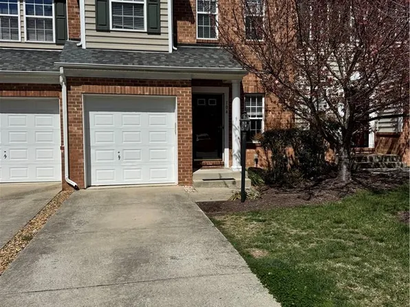 104 Daniels Dr, Yorktown, VA 23690