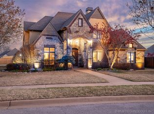 6017 W Charleston St, Broken Arrow, OK 74011